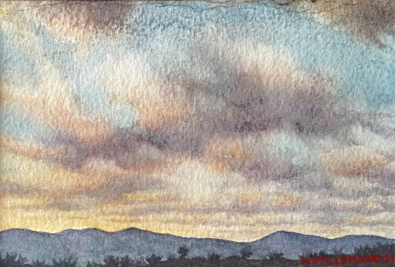 Últimas luces de la tarde, contraluz en la montaña