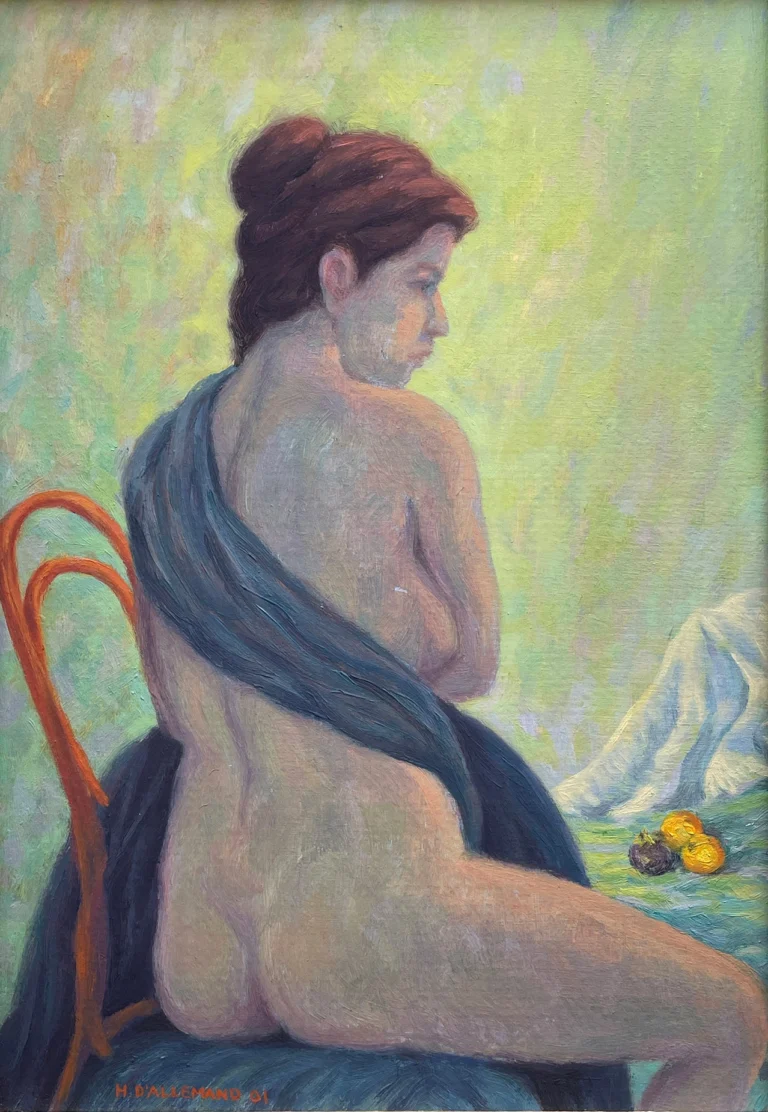 Modelo sentada con frutas